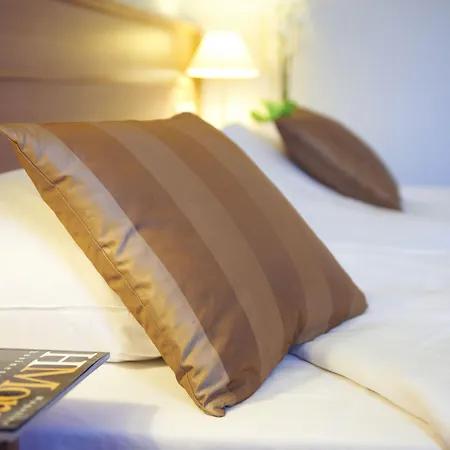 Отель Bastion Voorschoten