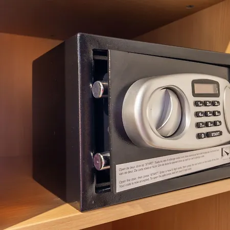 Bastion Voorschoten 호텔 레이든