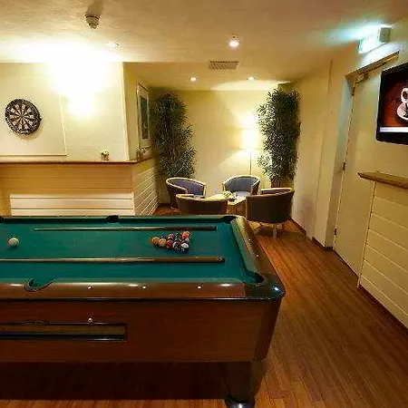 Bastion Voorschoten 호텔 레이든