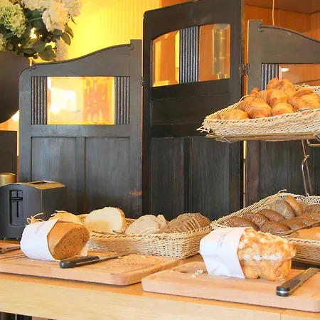 Bastion Voorschoten 호텔